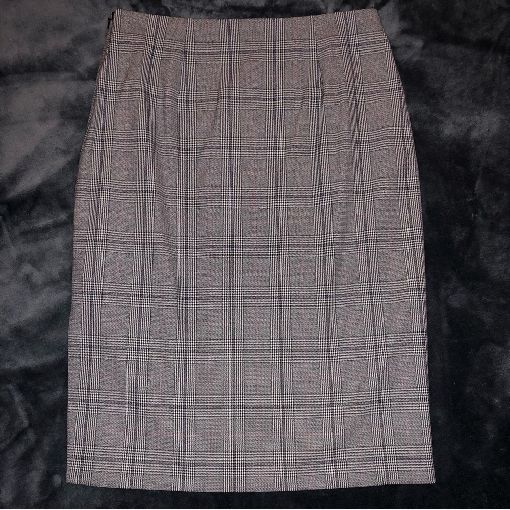NWT! Plaid Pencil Skirt Red, B&W, Glen Banana Republic Women’s Sz 2P